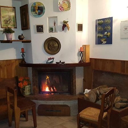 Agriturismo Volpe Golosa Morbegno Buitenkant foto